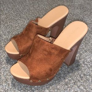 F21 platform heels